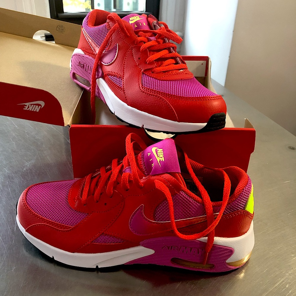 NIB Nike Air Max EXCEE SE1 (GS)